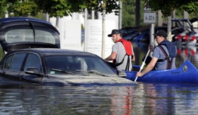 Inundaţiile fac ravagii în Europa. 18 persoane au murit, alte 10.000 au fost evacuate